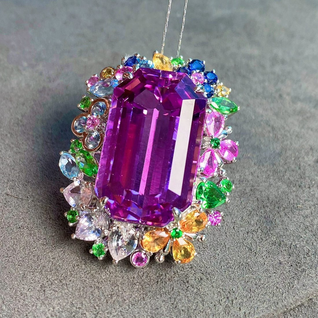 14k Gold 34.75 Ctw Natural Kunzite & Sapphire Pendant( Without Chain ) - 4