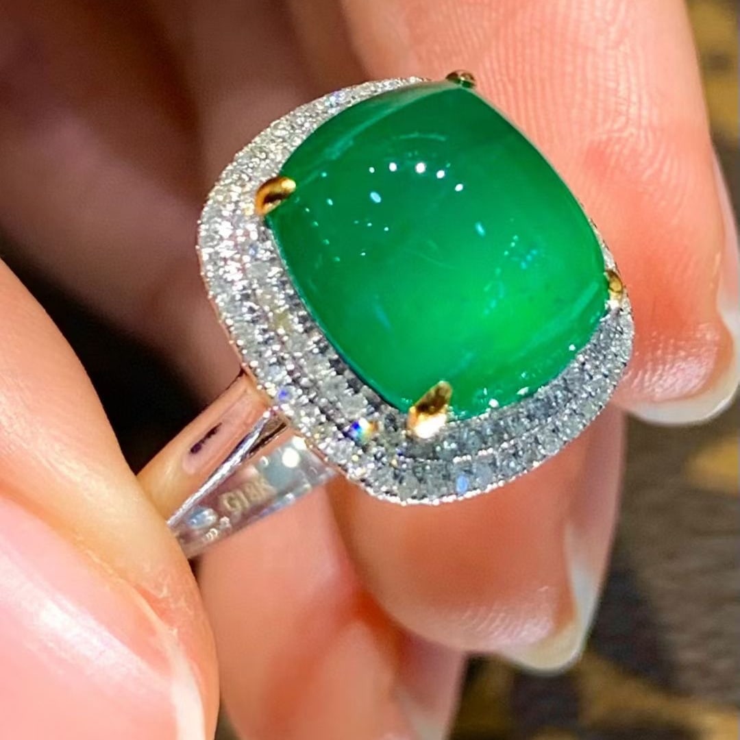 14k Gold 4.6 Ct Natural Emerald & Diamond Ring - 5