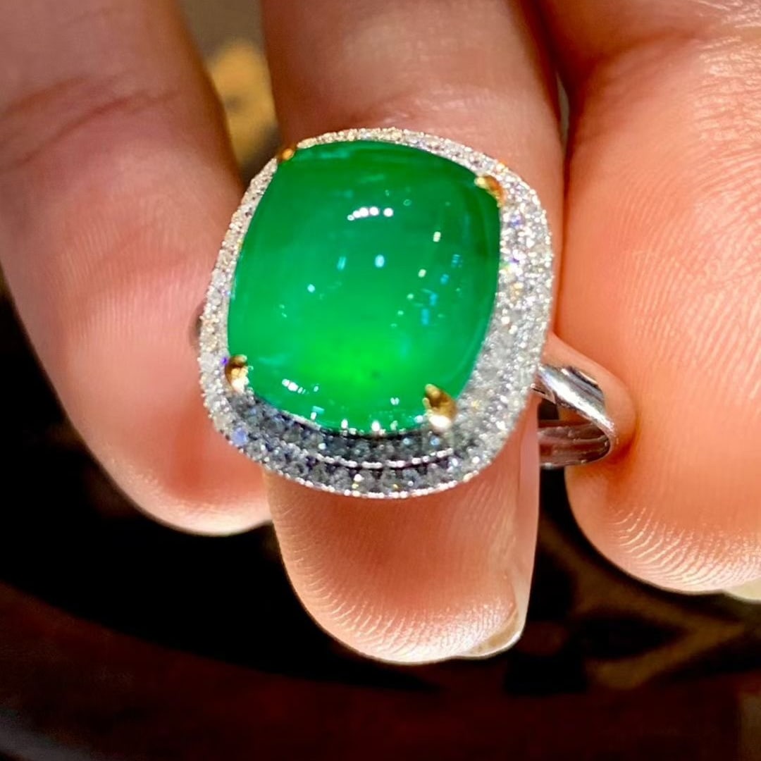 14k Gold 4.6 Ct Natural Emerald & Diamond Ring - 6