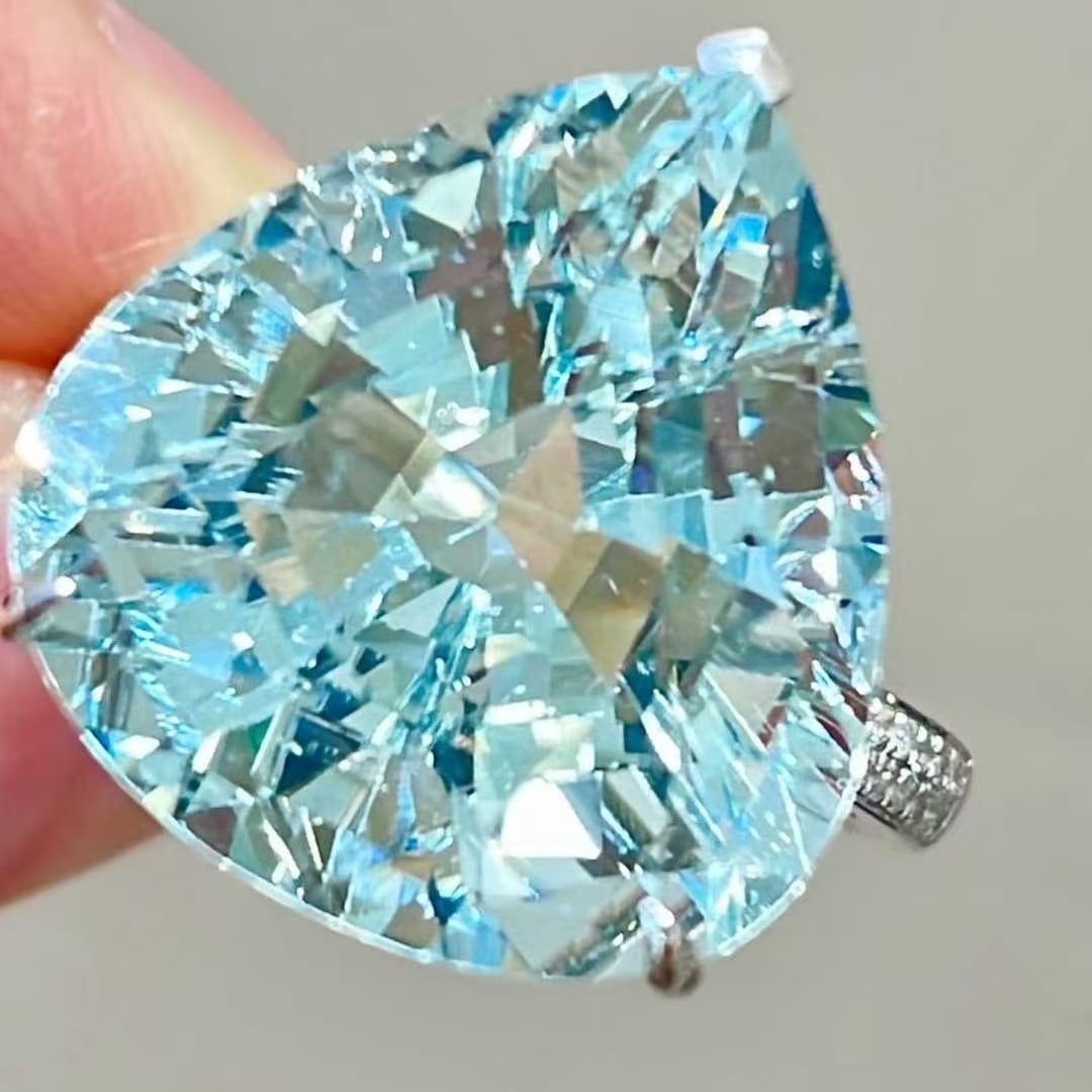 14k Gold 13 Ct Natural Aquamarine & Diamond Ring - 2