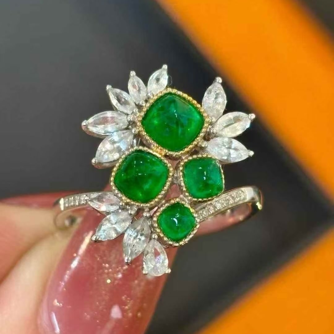 14k Gold 1.62 Ct Vivid Green Natural Emerald & Diamond & Sapphire Ring - 3
