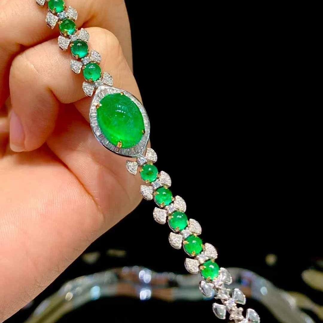 14k Gold 5.8 Ct Vivid Green Natural Emerald & Diamond Bracelet - 2