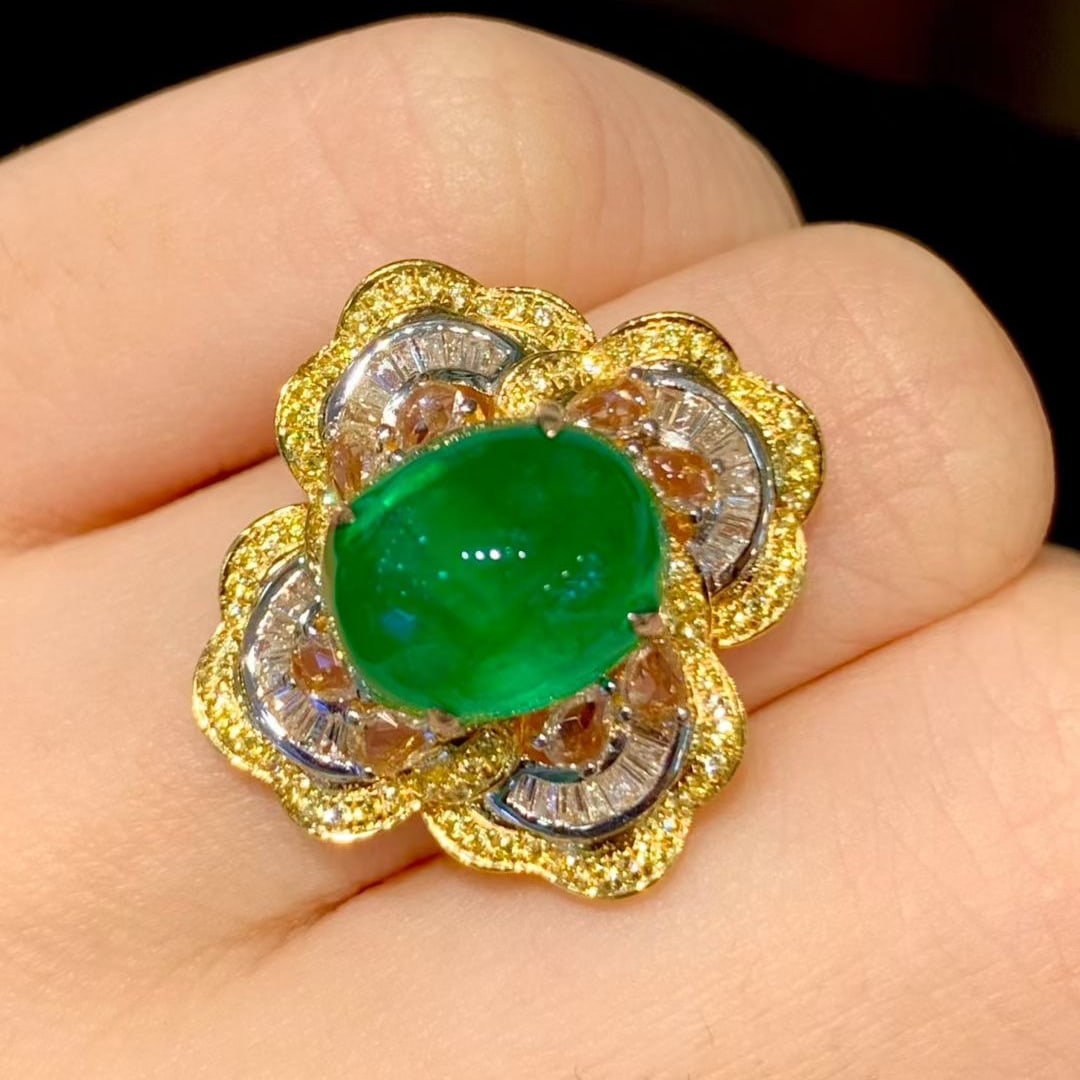 14k Gold 3.5 Ct Vivid Green Natural Emerald & Diamond & Sapphire Ring - 4