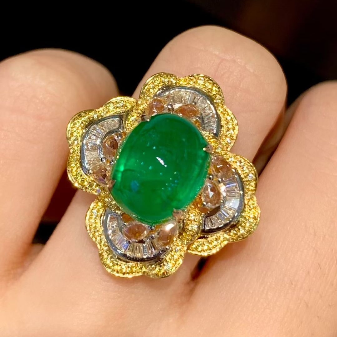14k Gold 3.5 Ct Vivid Green Natural Emerald & Diamond & Sapphire Ring - 5