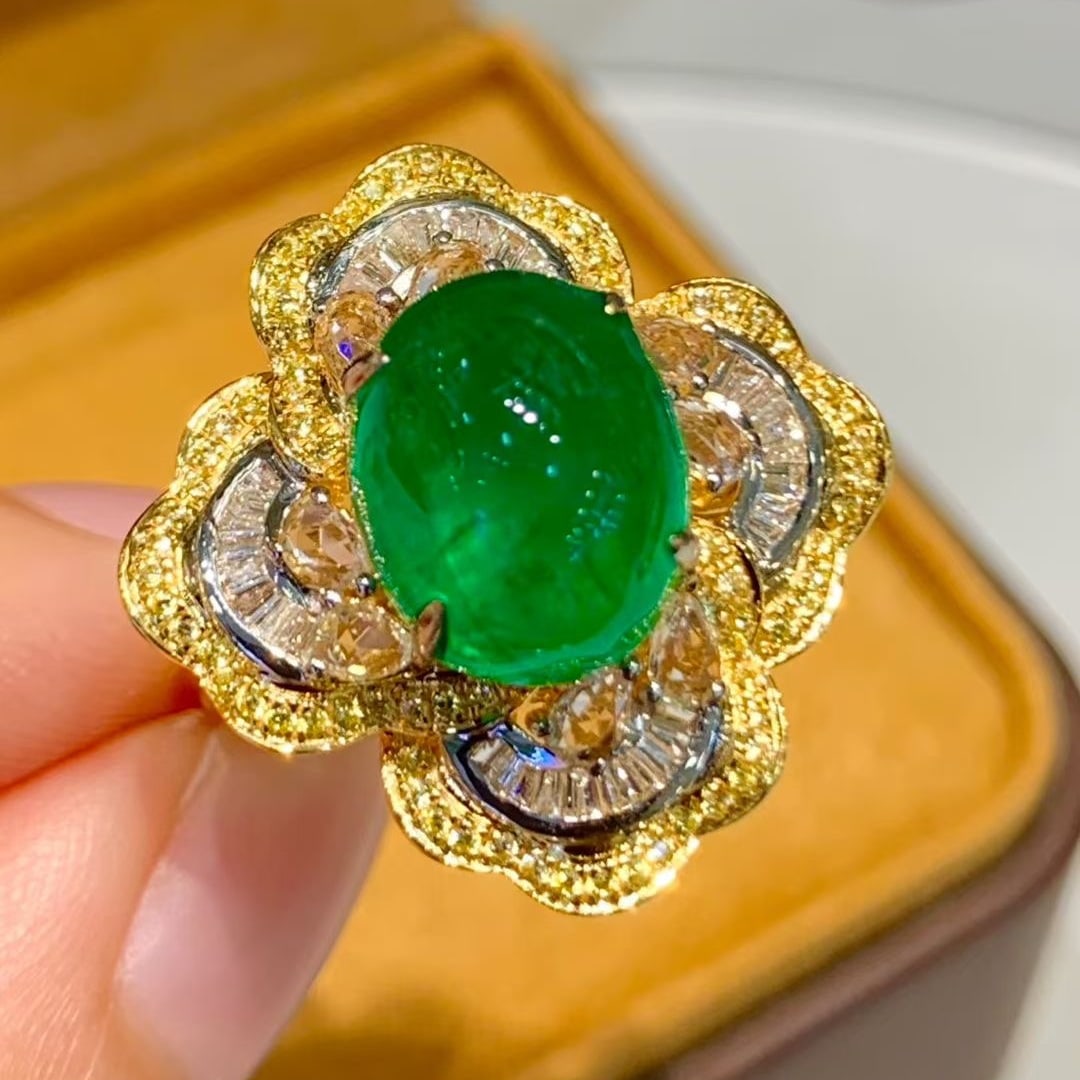 14k Gold 3.5 Ct Vivid Green Natural Emerald & Diamond & Sapphire Ring - 6
