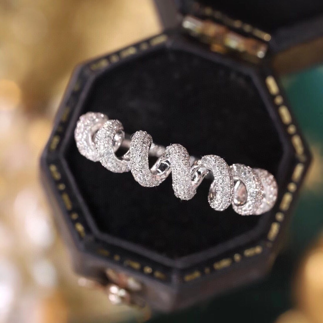 14k Gold 0.55 Ct Natural H Diamond Ring - 4