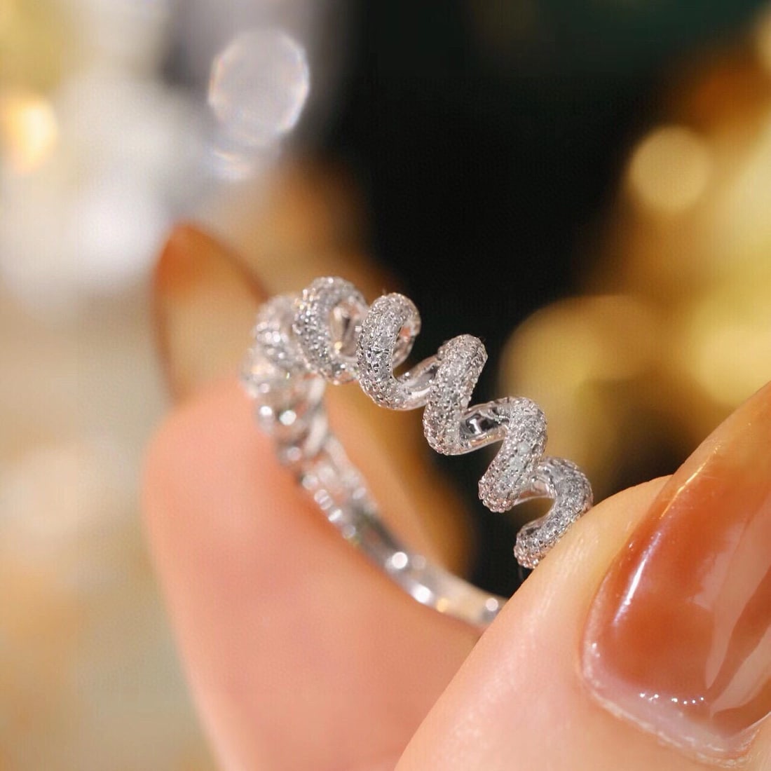 14k Gold 0.55 Ct Natural H Diamond Ring - 8