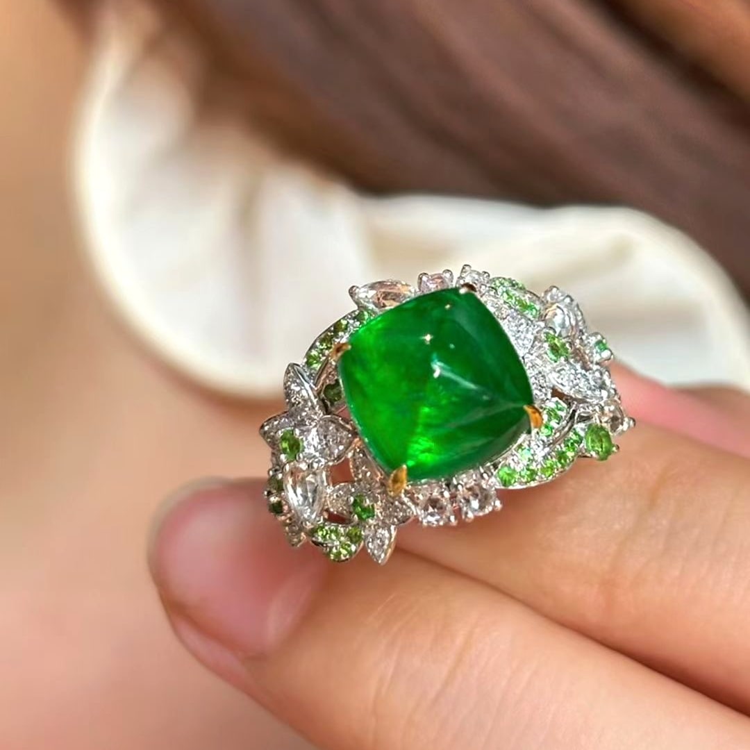 14k Gold 5.39 Ct Vivid Green Natural Emerald & Diamond Ring - 2