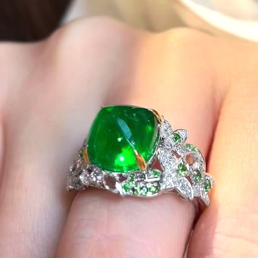 14k Gold 5.39 Ct Vivid Green Natural Emerald & Diamond Ring - 3