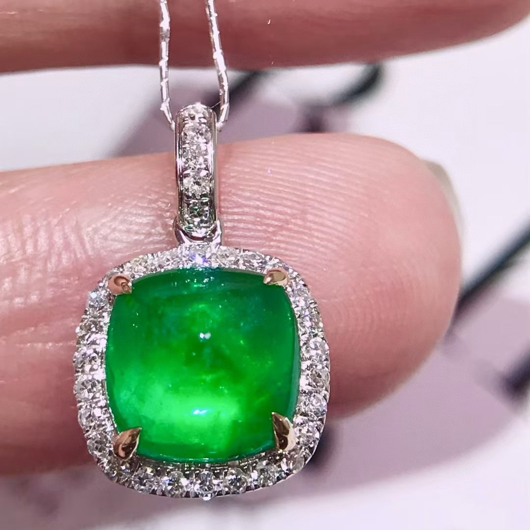 14k Gold 2.4 Ctw Vivid Green Natural Emerald & Diamond Pendant( Without Chain ) - 2
