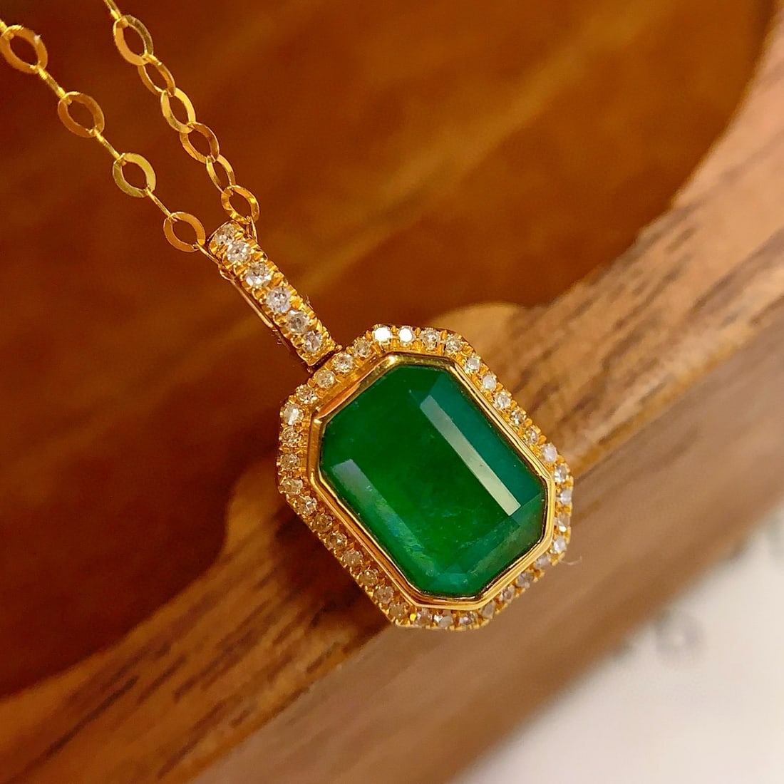 14k Gold 1.5 Ct Vivid Green Natural Emerald & Diamond Pendant( Without Chain ) - 2