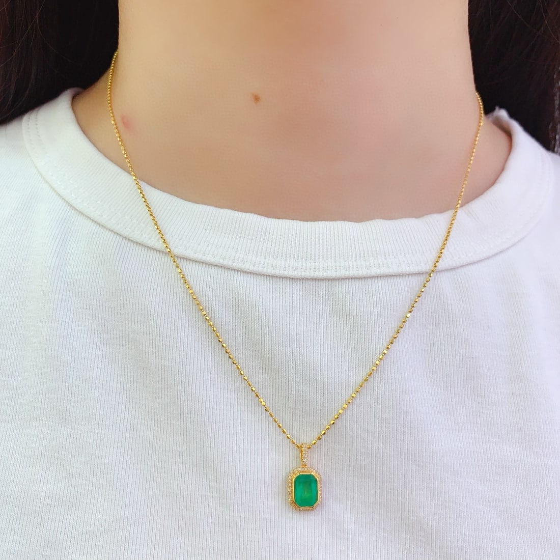 14k Gold 1.5 Ct Vivid Green Natural Emerald & Diamond Pendant( Without Chain ) - 3