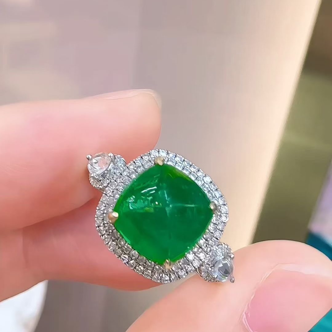 14k Gold 2.8 Ct Vivid Green Natural Emerald & Diamond & Sapphire Ring - 3