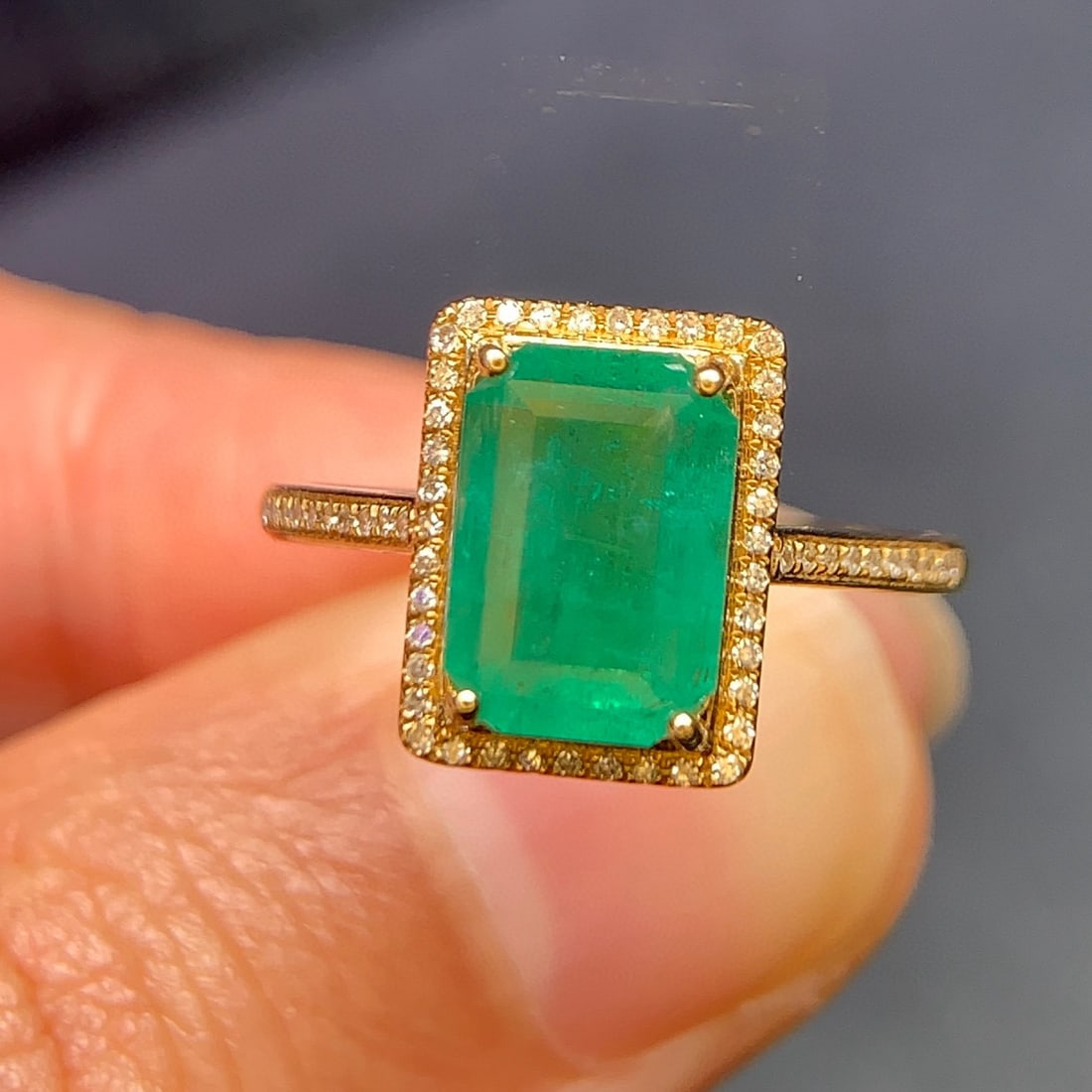 14k Gold 2.01 Ct Natural Emerald & Diamond Ring - 3