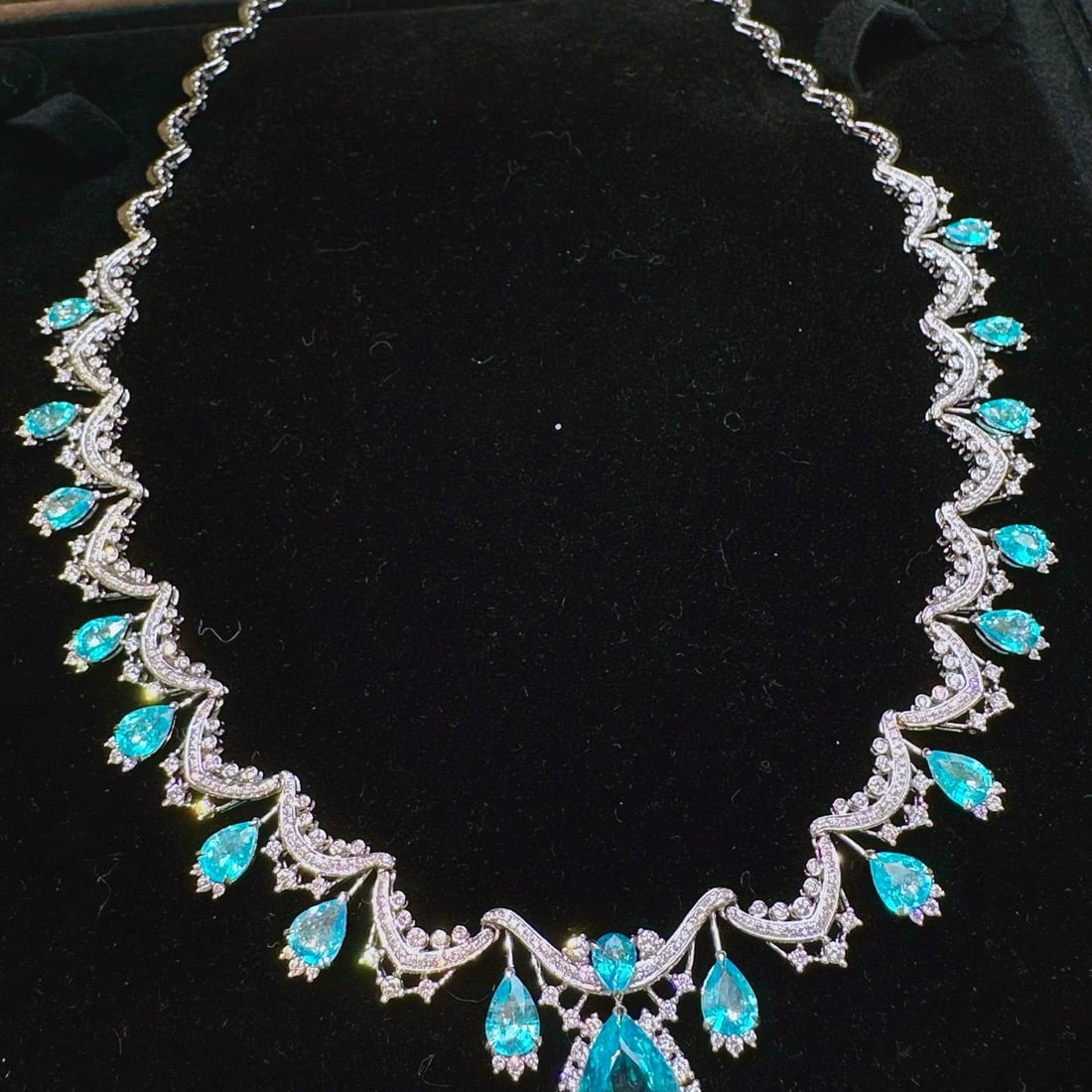 14k Gold 17.50 Ctw Natural Paraiba Tourmaline & Diamond Necklace - 3
