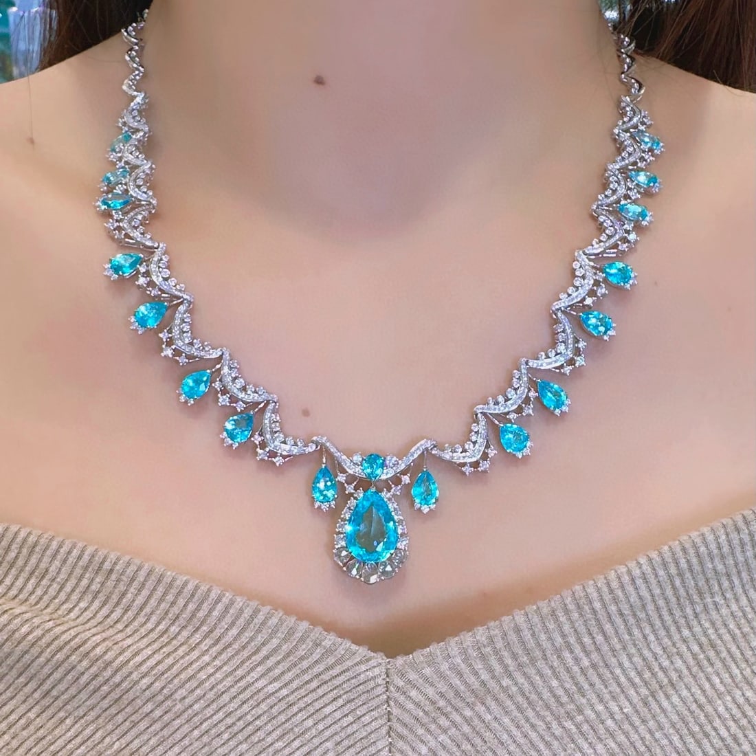 14k Gold 17.50 Ctw Natural Paraiba Tourmaline & Diamond Necklace - 4