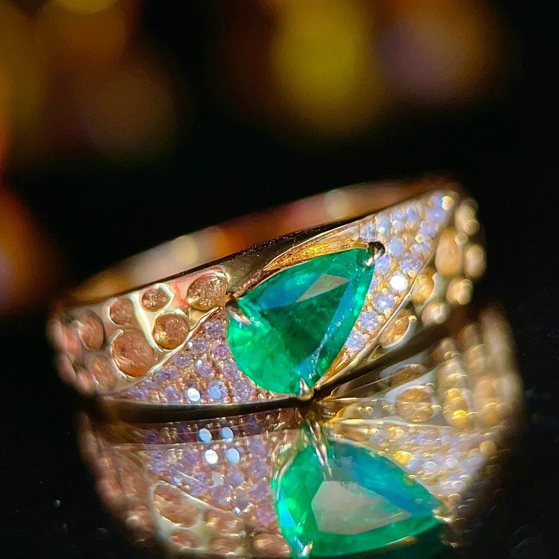 14k Gold 0.75 Ctw Vivid Green Natural Emerald & Diamond Ring - 3