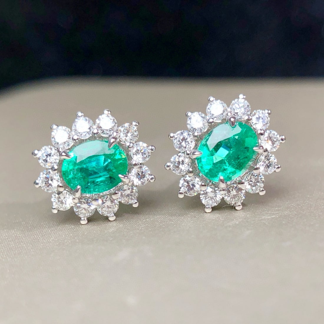 14k Gold 1.08 Ctw Natural Emerald & Diamond Earrings - 2