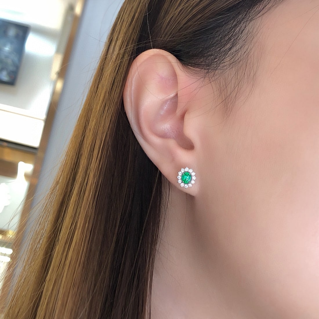 14k Gold 1.08 Ctw Natural Emerald & Diamond Earrings - 9