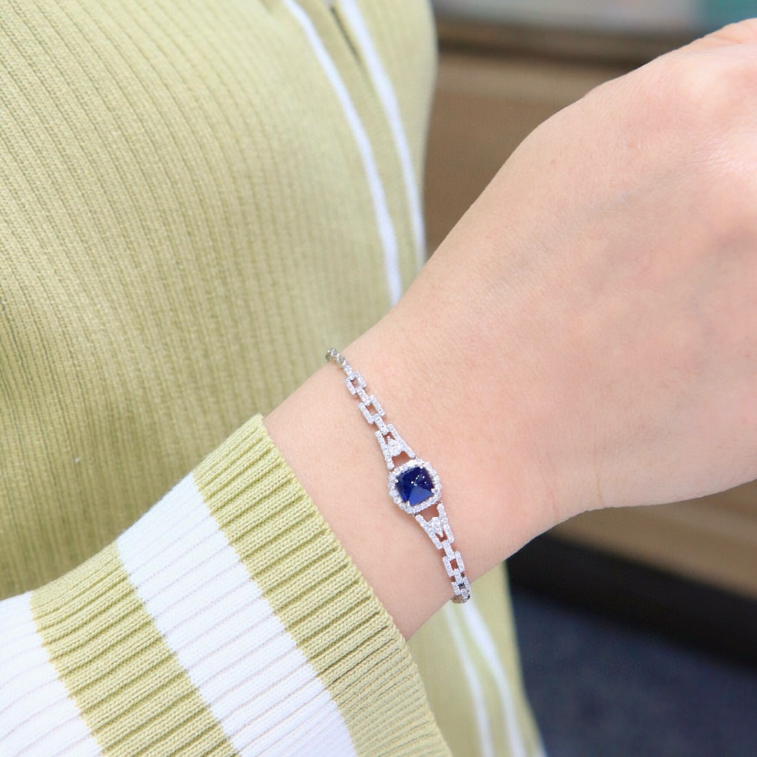 14k Gold 2.15 Ctw Natural Sapphire & Diamond Bracelet - 2