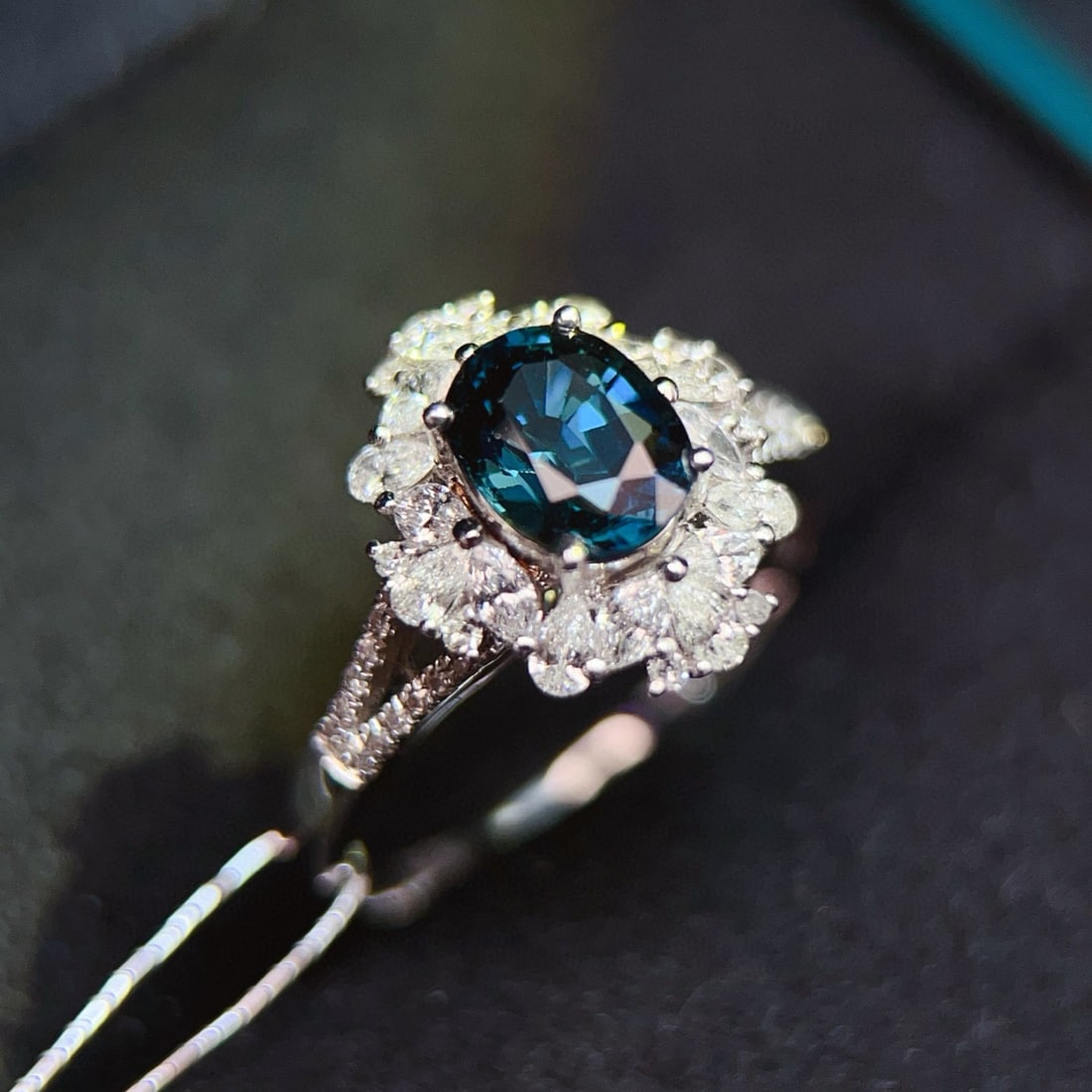 14k Gold 1.90 Ctw Natural Sapphire & Diamond Ring - 4