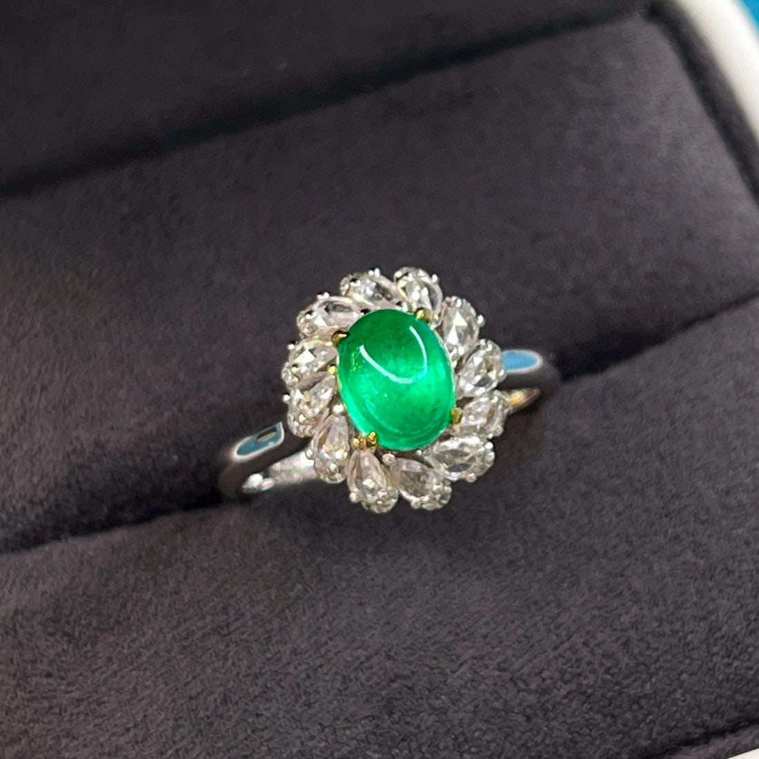 14k Gold 1.31 Ctw Natural Emerald & Diamond Ring - 4