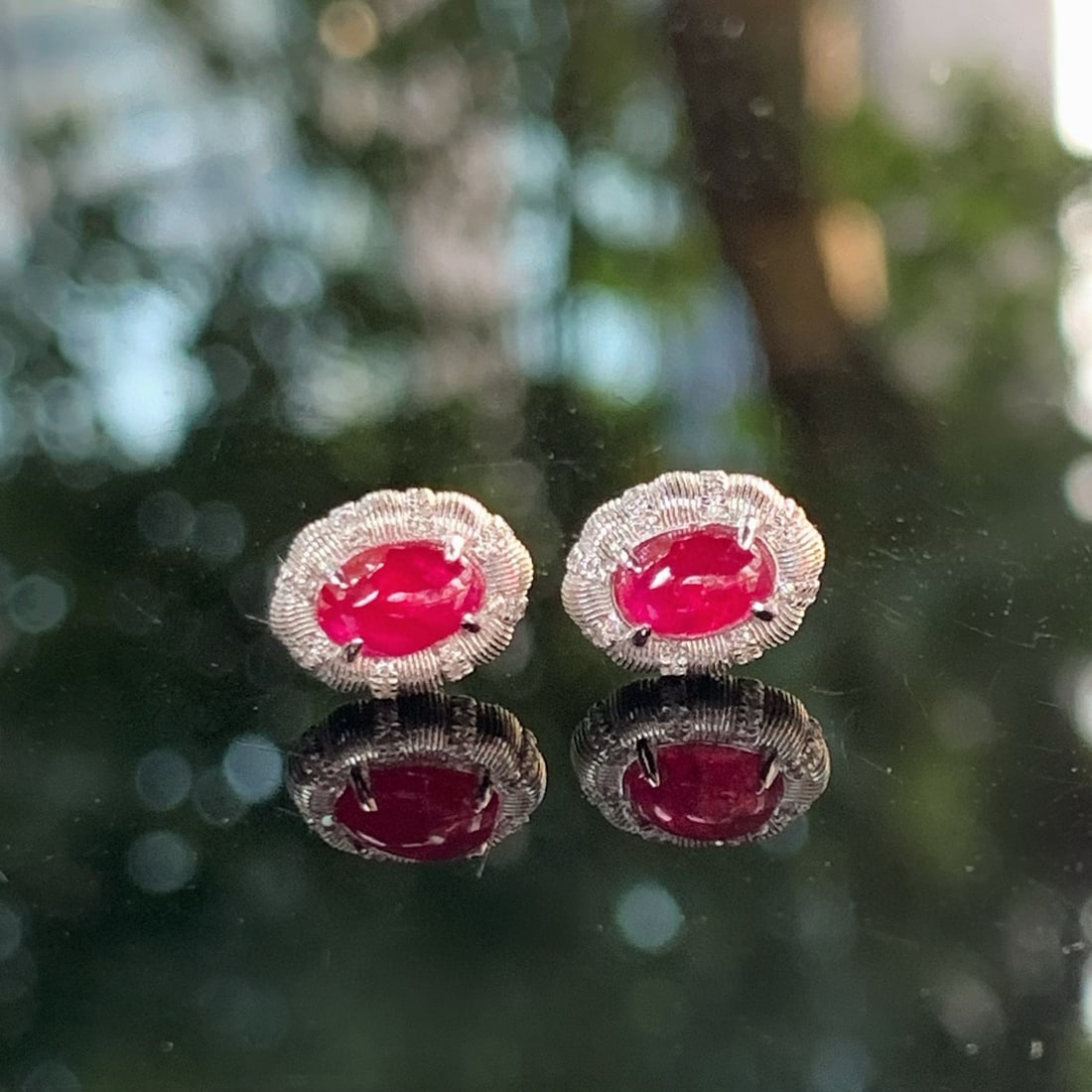 14k Gold 1.38 Ctw Natural Ruby & Diamond Earrings: Ref:231054040 // gold content:14k gold // main gemstone:ruby // shape:oval // carat weight:1. 25ct // color:red // treatment:natural // // adjacent gemstone 2 : diamond // shape:round // carat