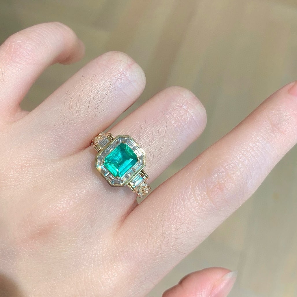 14k Gold 1.28 Ct Natural Emerald & Diamond Ring - 4