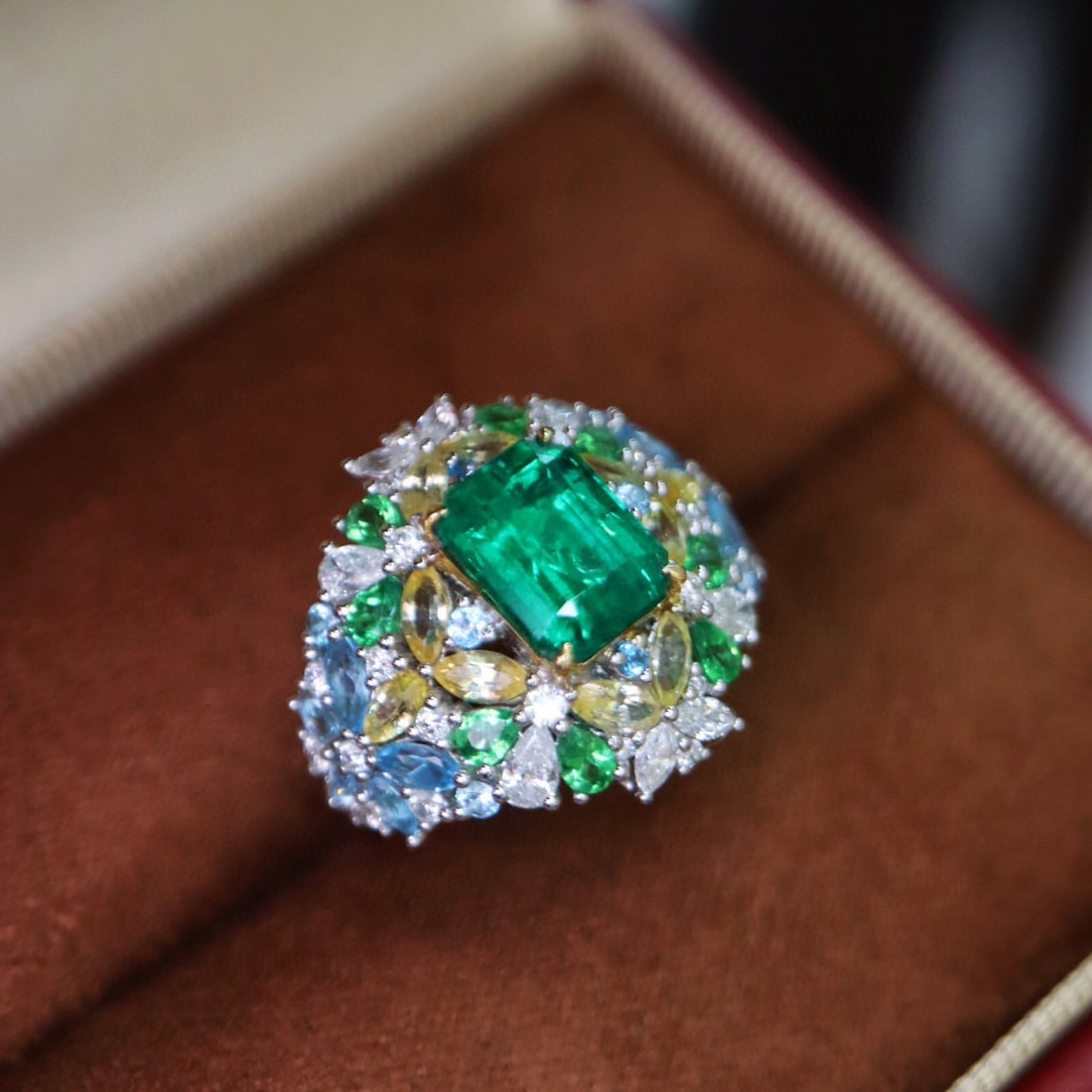 14k Gold 2.55 Ctw Vivid Green Natural Emerald & Diamond Ring - 2
