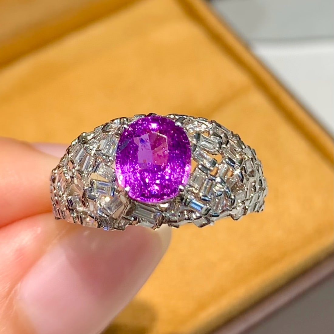 14k Gold 1.95 Ct Natural Sapphire & Diamond Ring: Ref:231054063 // gold content:14k gold // ring size:7. 25us // // main gemstone:sapphire // shape:oval // carat weight:1. 95ct // color:purple // treatment:natural // // adjacent gemstone 2 : diamond 