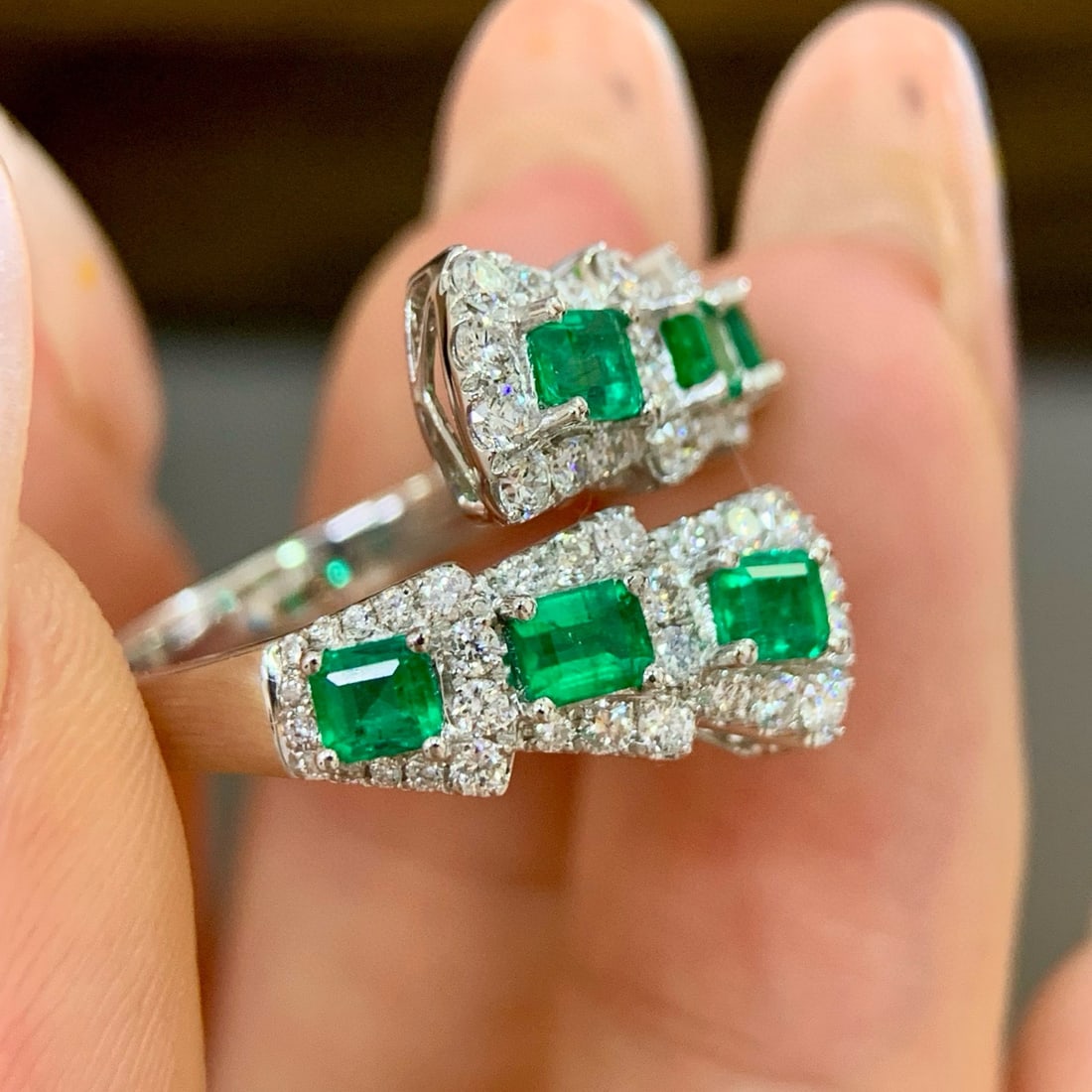 14k Gold 1.58 Ctw Vivid Green Natural Emerald & Diamond Ring - 4