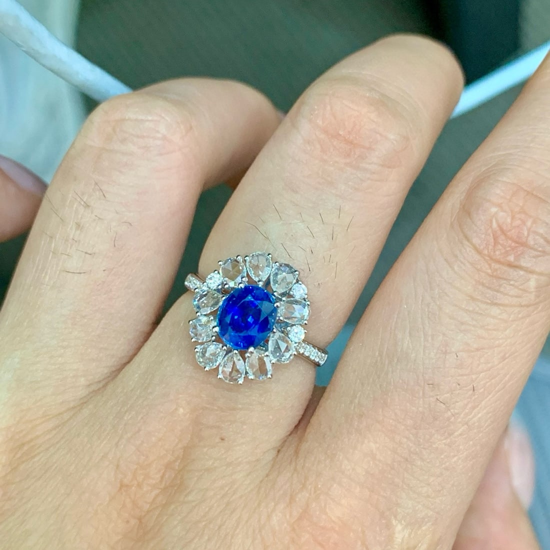 14k Gold 2.50 Ctw Vivid Blue Natural Sapphire & Diamond Ring - 4