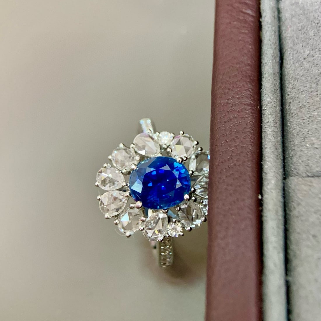 14k Gold 2.50 Ctw Vivid Blue Natural Sapphire & Diamond Ring - 7