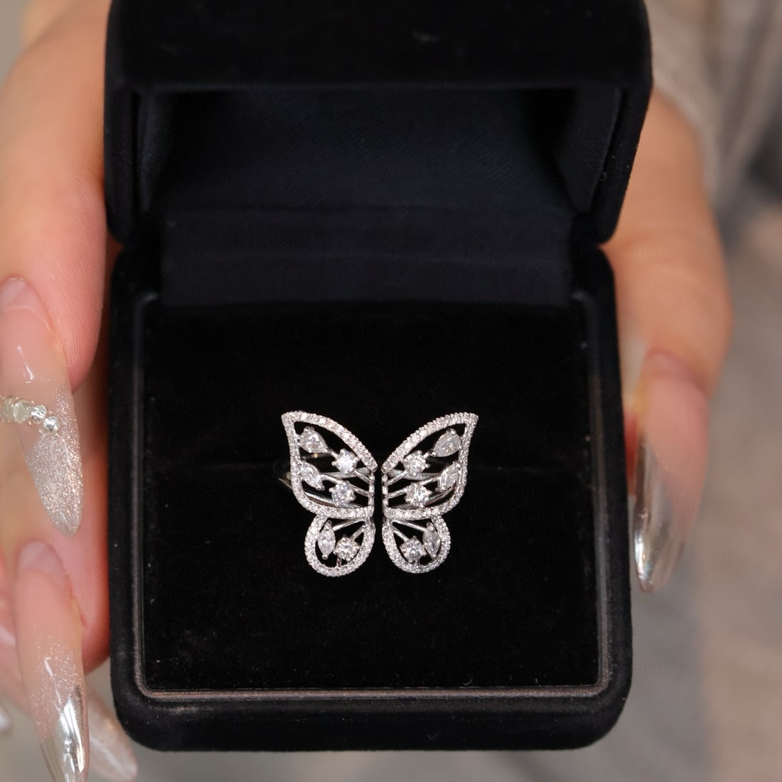 14k Gold 0.73 Ctw Natural H Diamond & Butterfly Ring: Ref:231054084 // gold content:14k gold // ring size:7. 25us // // main gemstone:diamond // shape:multiply // carat weight:0. 26ct // clarity grade:vs-si // color:h // treatment:natural // // adjacent