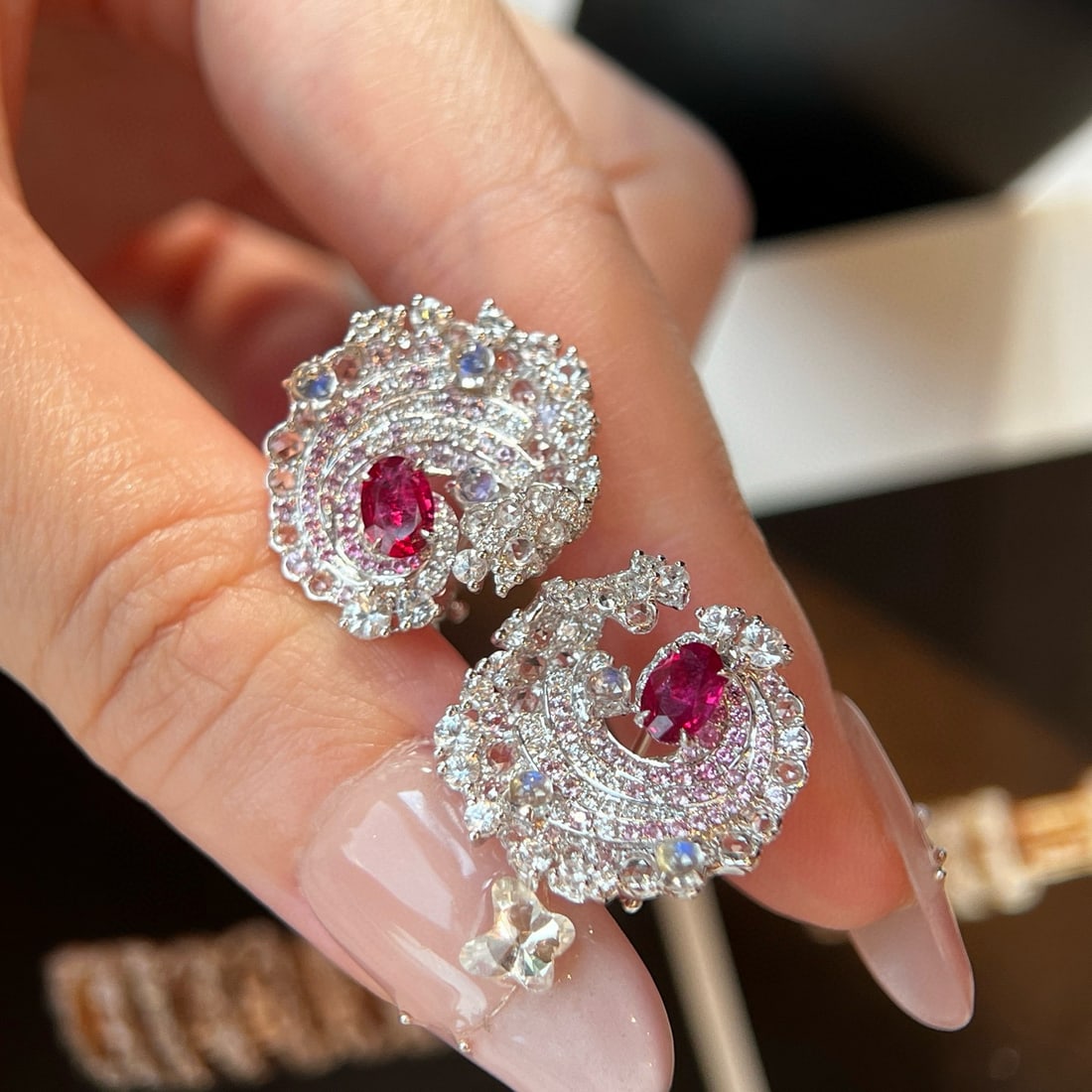 14k Gold 1.17 Ctw Natural Ruby & Diamond Earrings: Ref:231054091 // gold content:14k gold // main gemstone:ruby // shape:oval // carat weight:0. 86ct // color:red // treatment:natural // // adjacent gemstone 2 : diamond // shape:round // carat