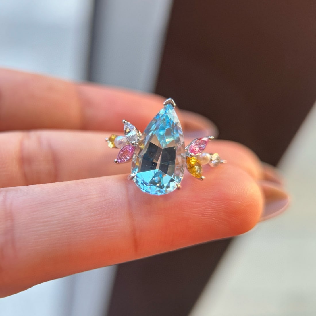 14k Gold 5.86 Ctw Natural Aquamarine & Sapphire Ring: Ref:231054094 // gold content:14k gold // ring size:7. 25us // // main gemstone:aquamarine // shape:pear // carat weight:4. 87ct // color:blue // treatment:natural // // adjacent gemstone 2 :