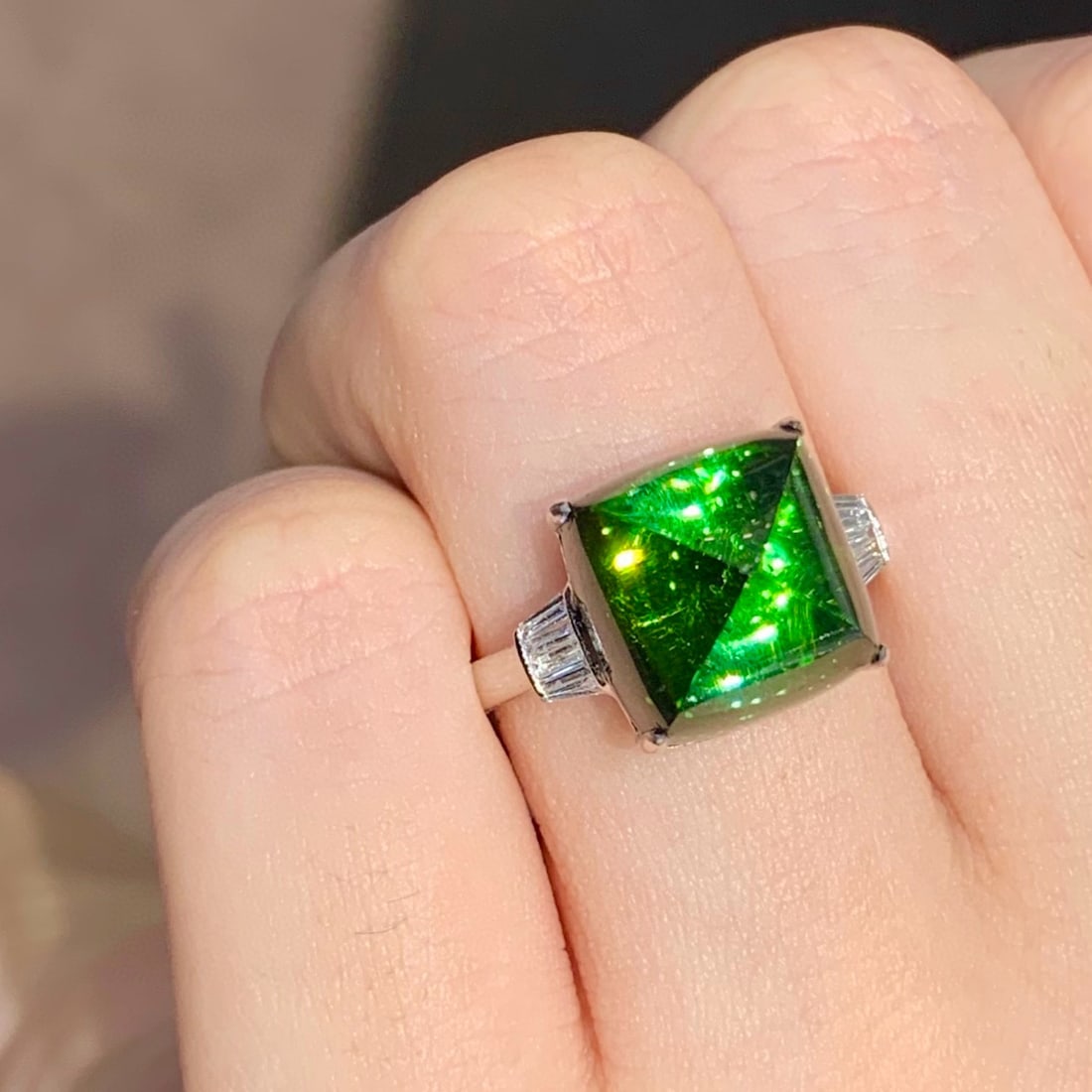 14k Gold 9 Ct Natural Tourmaline & Diamond Ring: Ref:231054112 // gold content:14k gold // ring size:7. 25us // // main gemstone:tourmaline // shape:suger-loaf // carat weight:9ct // color:green // treatment:natural // // adjacent gemstone 2 : diamo