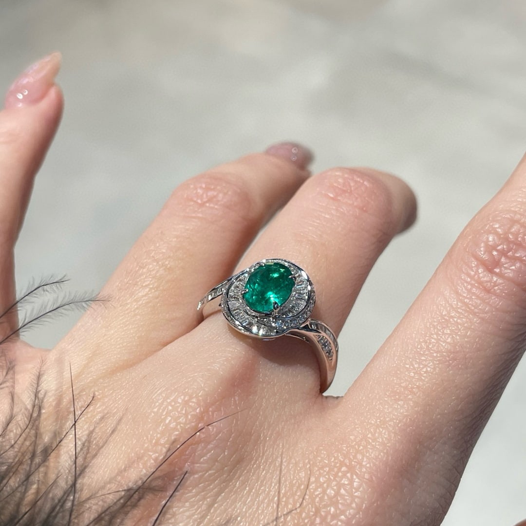 14k Gold 1 Ct Natural Emerald & Diamond Ring - 4