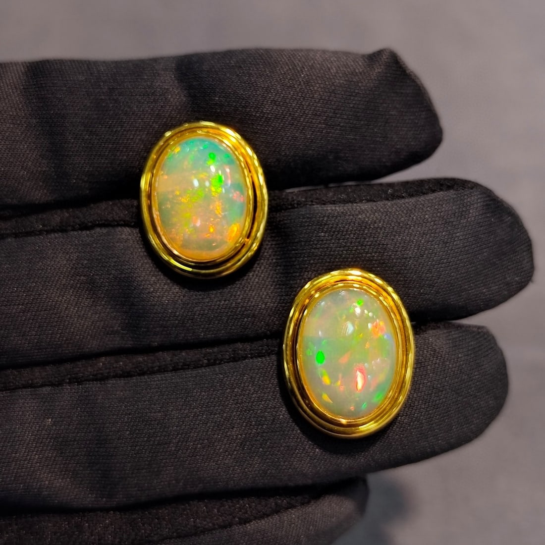 14k Gold 6.43 Ct Natural Opal Earrings - 4
