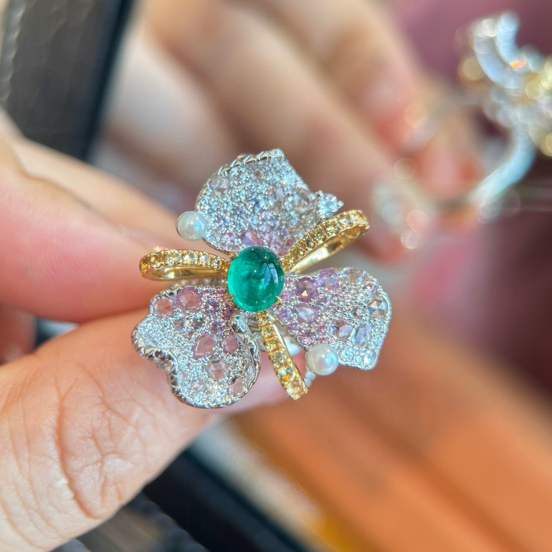 14k Gold 1.48 Ctw Natural Emerald & Diamond Ring/pendant( Without Chain ): Ref:231054131 // gold content:14k gold // ring size:7. 25us // // main gemstone:emerald // shape:oval // carat weight:0. 84ct // color:green // treatment:natural // // adjacent gemstone 2 : diamond //