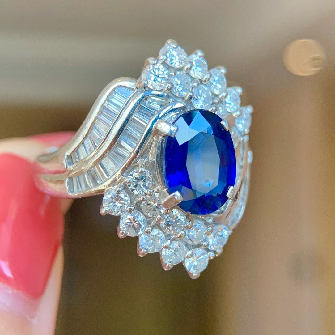 14k Gold 3.62 Ctw Vivid Blue Natural Sapphire & Diamond Ring - 2