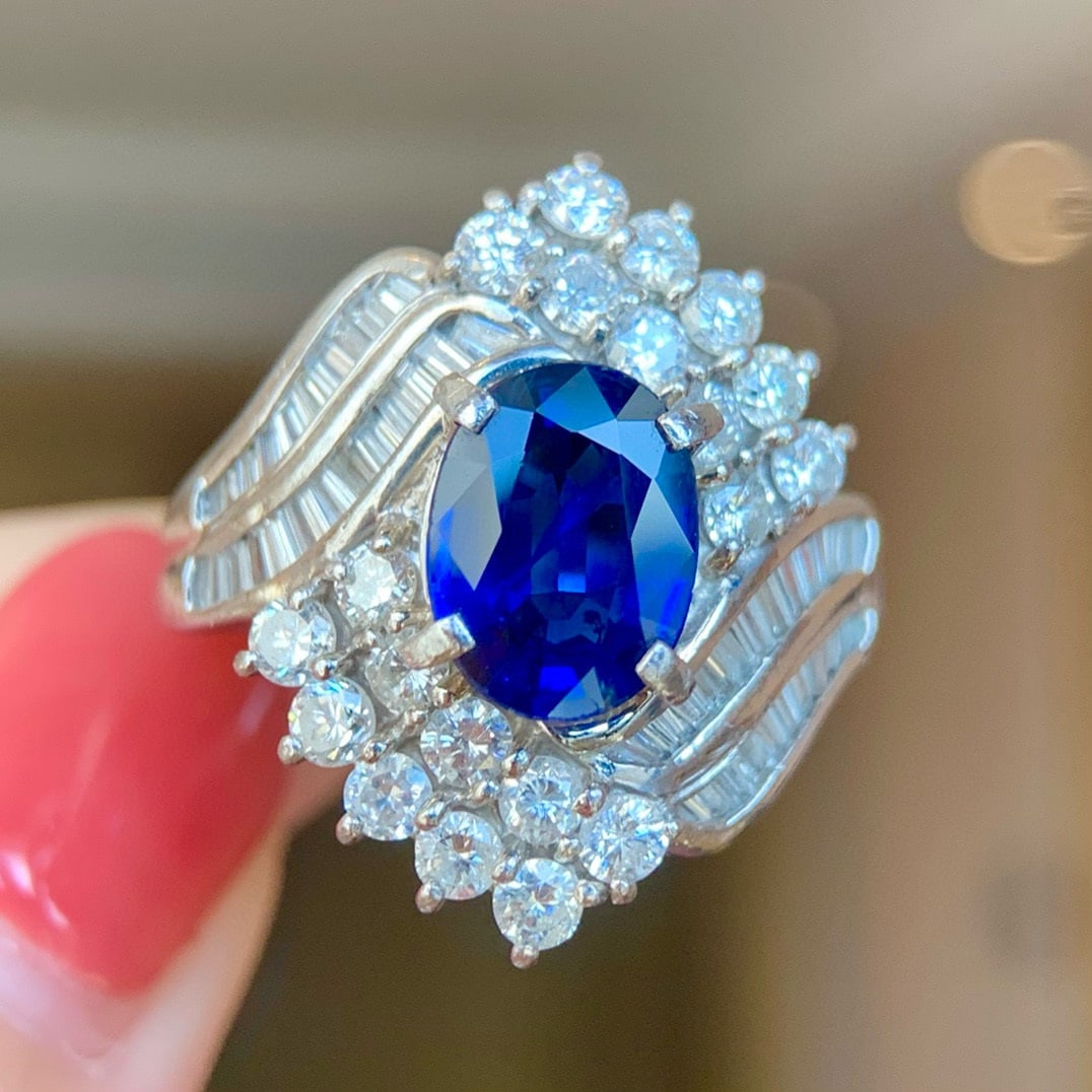 14k Gold 3.62 Ctw Vivid Blue Natural Sapphire & Diamond Ring - 3