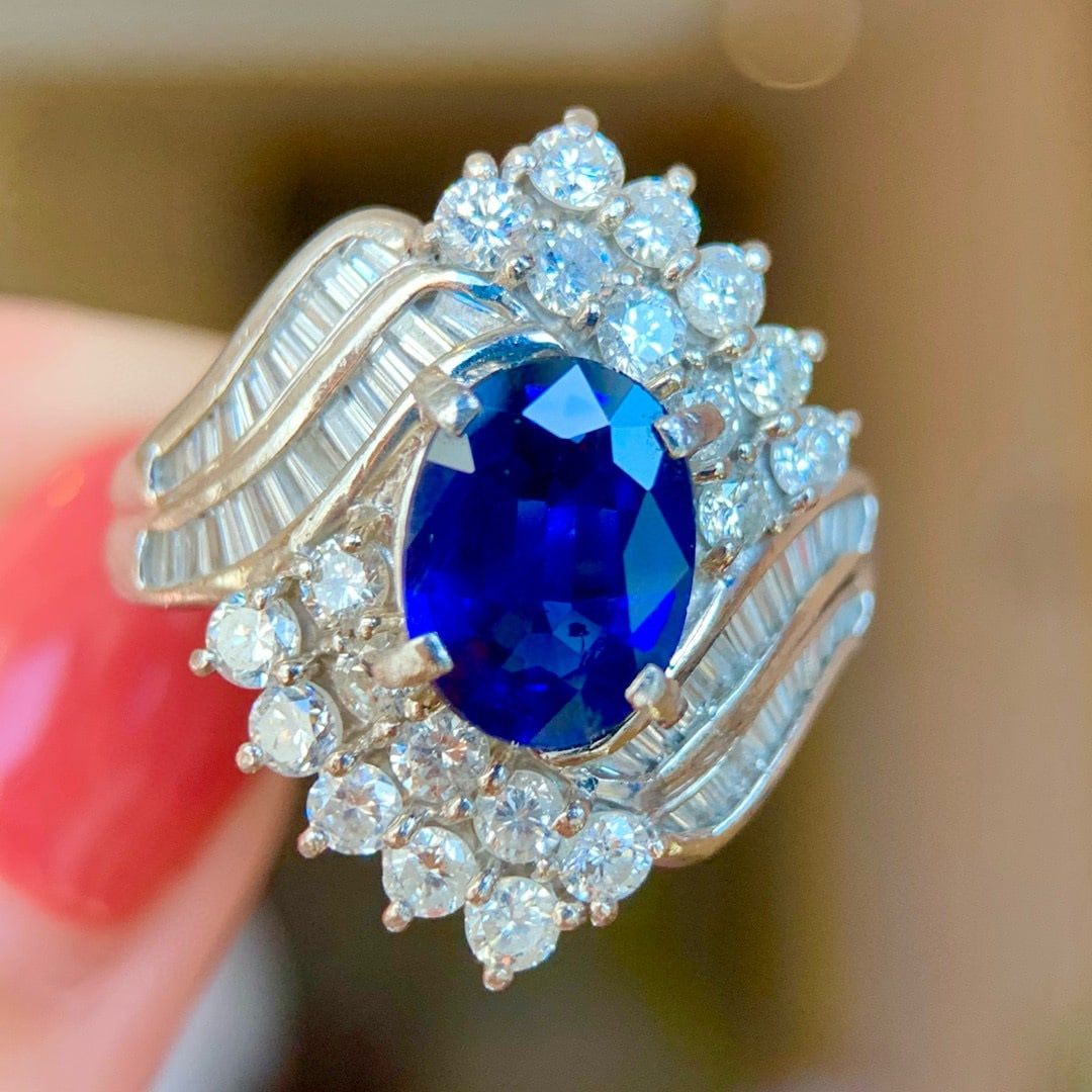 14k Gold 3.62 Ctw Vivid Blue Natural Sapphire & Diamond Ring - 5