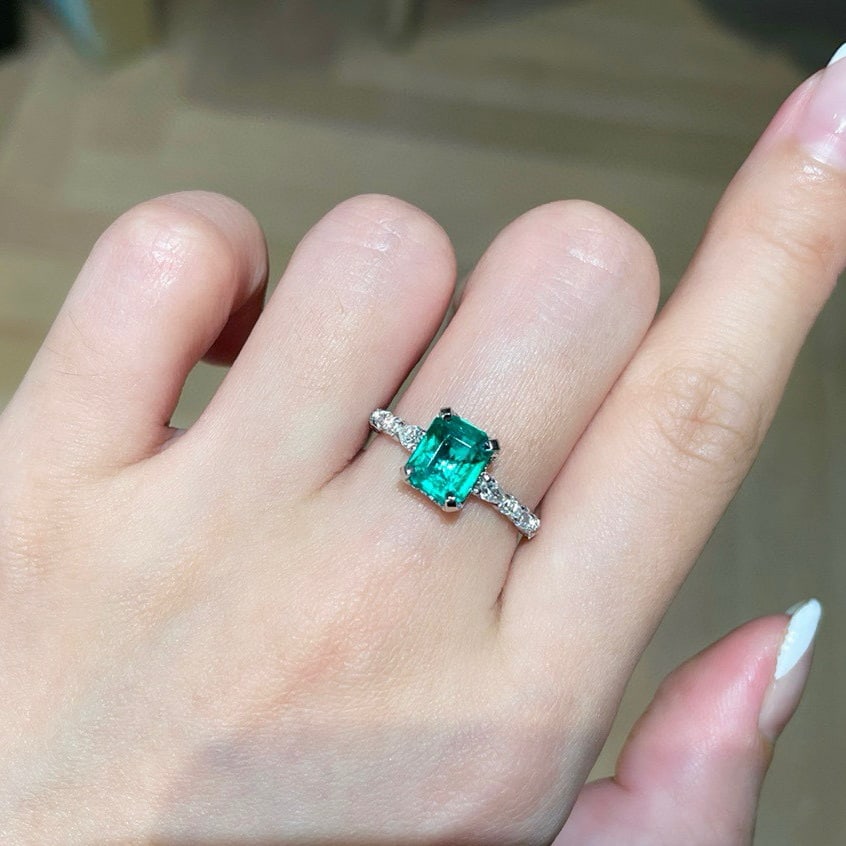 14k Gold 1.83 Ctw Vivid Green Natural Emerald & Diamond Ring - 4