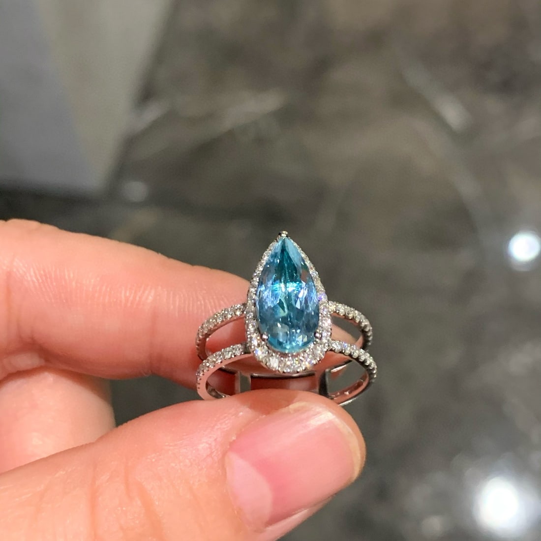 14k Gold 2.13 Ctw Natural Aquamarine & Diamond Ring - 4