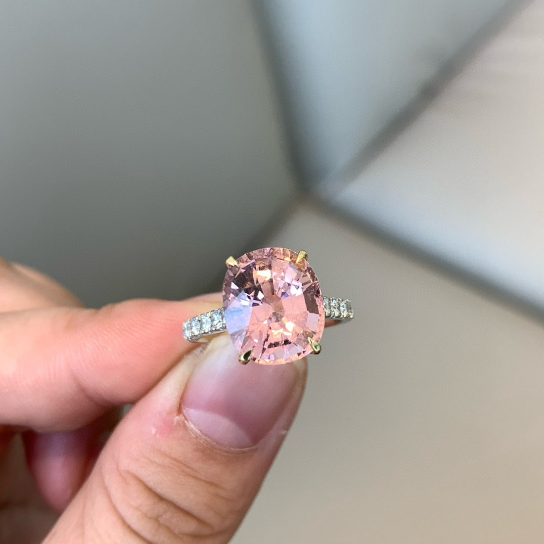 14k Gold 6.20 Ctw Natural Tourmaline & Diamond Ring: Ref:231054141 // gold content:14k gold // ring size:7. 25us // // main gemstone:tourmaline // shape:oval // carat weight:5. 68ct // color:pink // treatment:natural // // adjacent gemstone 2 : diamond