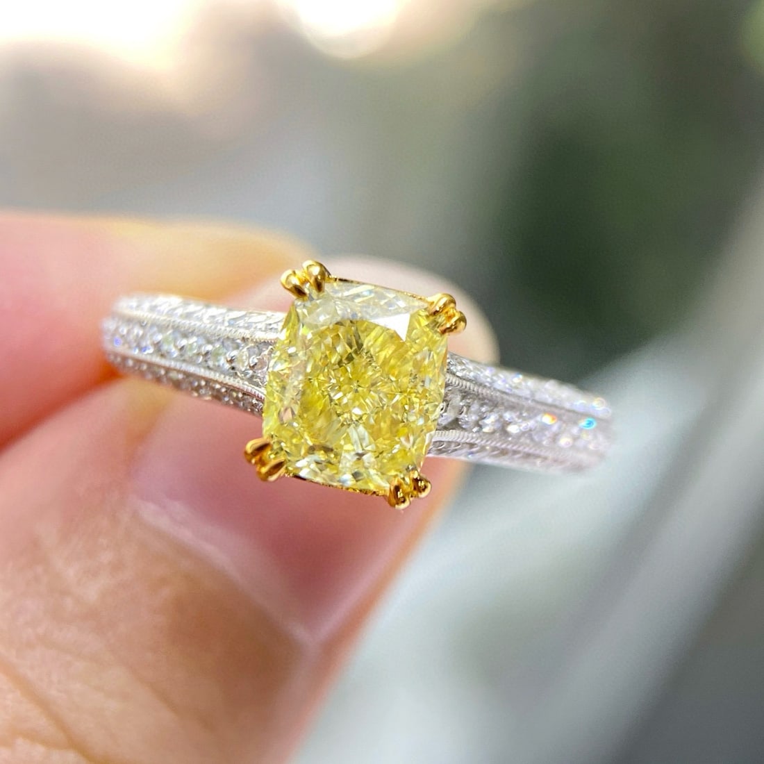 Gia Certified 14k Gold 2.30 Ctw Natural Yellow Diamond & Diamond Ring - 2