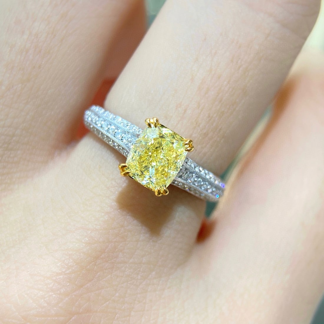 Gia Certified 14k Gold 2.30 Ctw Natural Yellow Diamond & Diamond Ring - 4