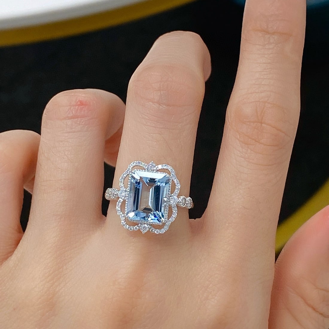 14k Gold 2.8 Ct Natural Aquamarine & Diamond Ring - 4