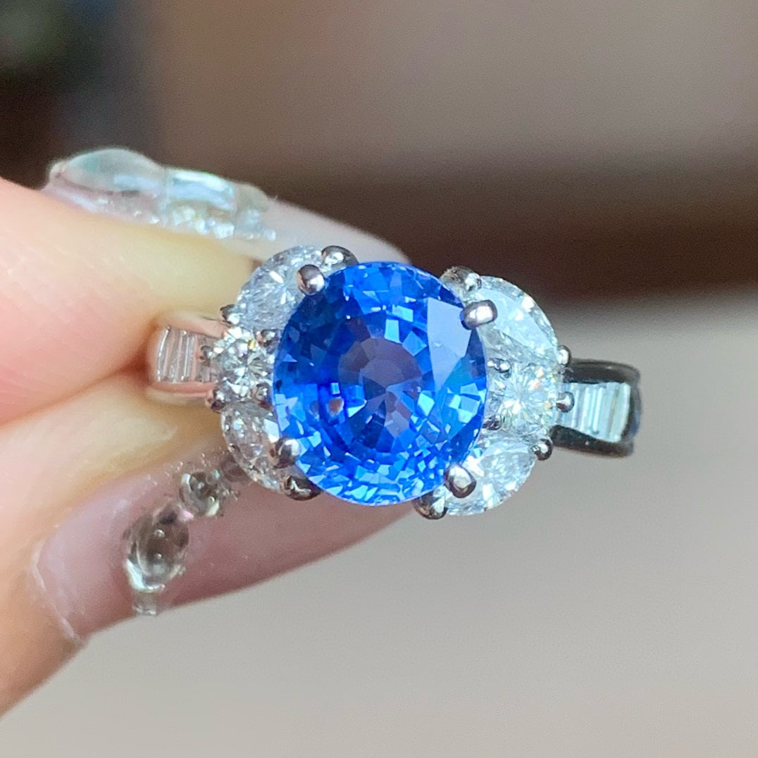 14k Gold 3.69 Ctw Natural Sapphire & Diamond Ring: Ref:231054154 // gold content:14k gold // ring size:7. 25us // // main gemstone:sapphire // shape:oval // carat weight:3. 01ct // color:blue // treatment:natural // // adjacent gemstone 2 : diamond